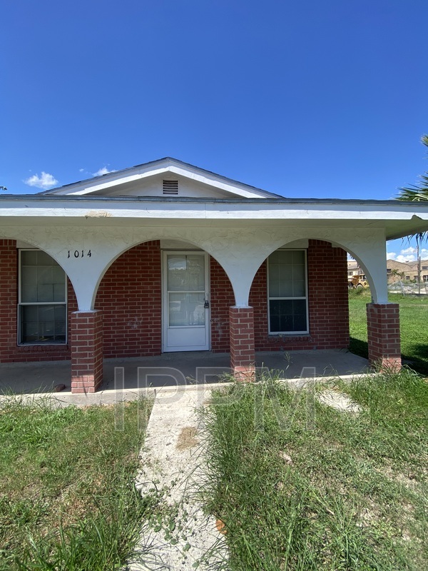 Harlingen House: 1014 W Memphis