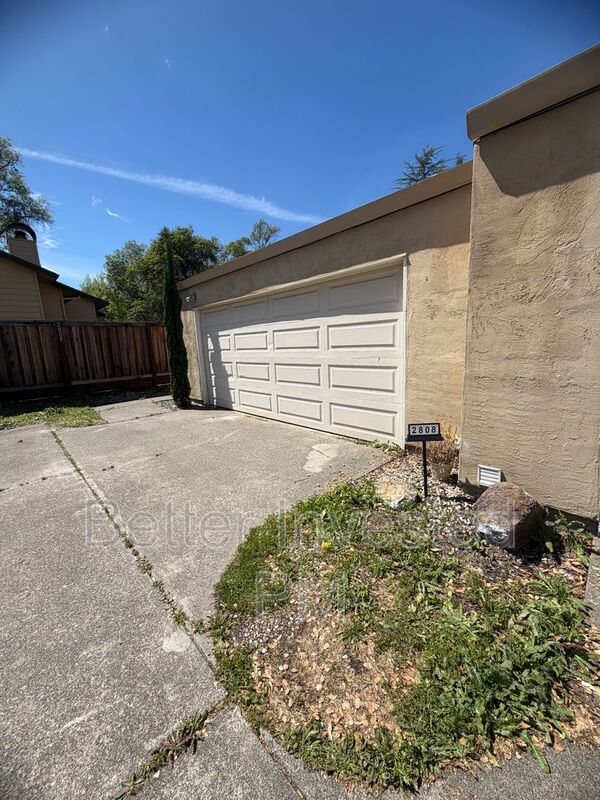 Santa Rosa House: 2808 Tachevah Drive