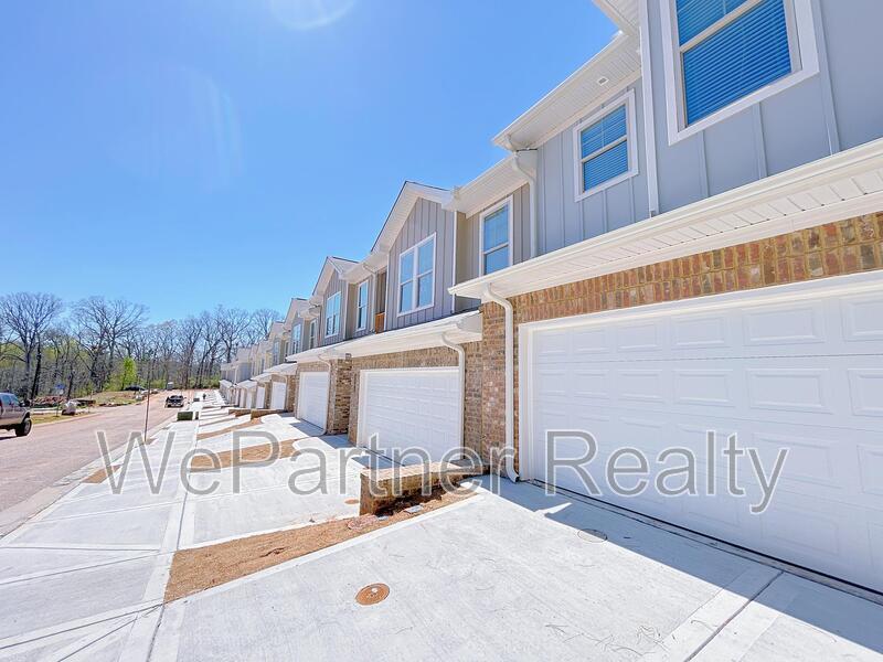Decatur Townhome: 2586 Mills Commons Dr