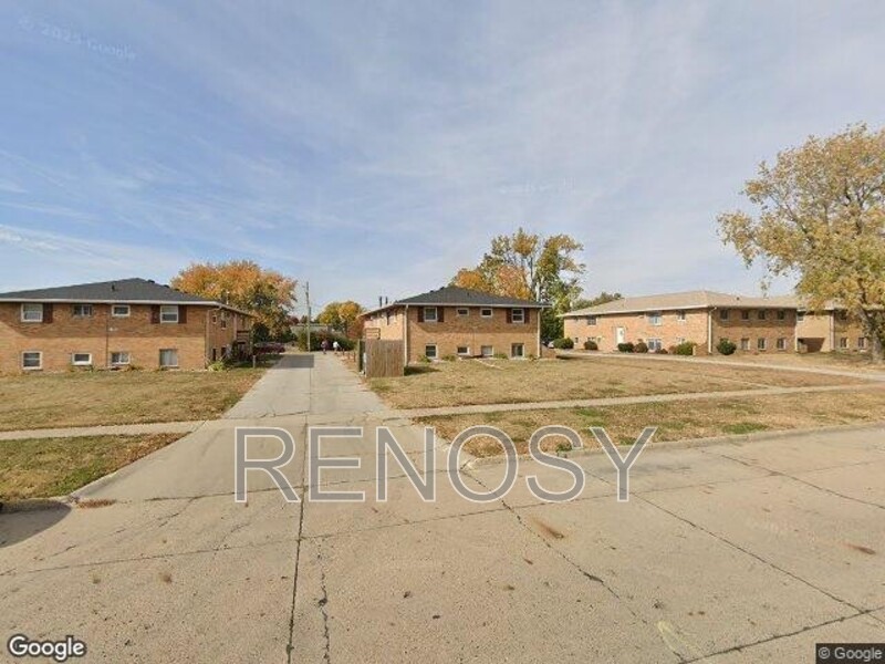 Ankeny House: 114 NW College