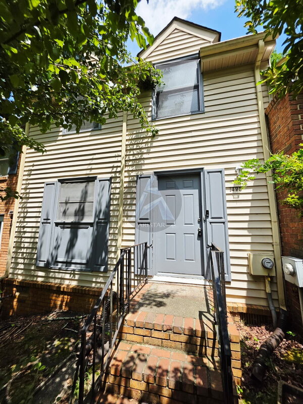 Marietta House: 1495 Bentley Lane Southeast