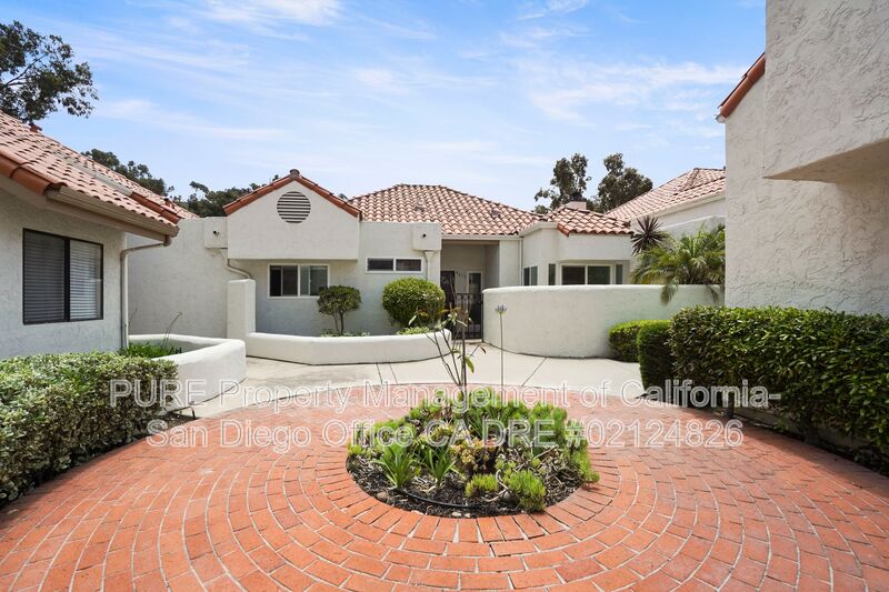 Bonita House: 4612 Villas Dr