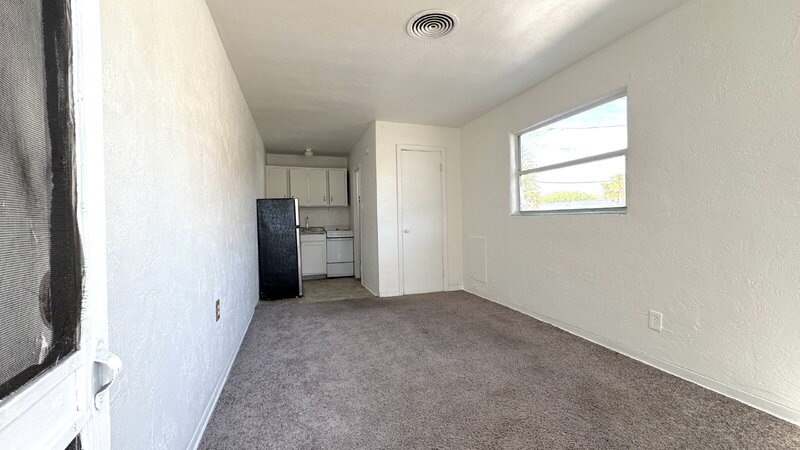 Daytona Beach Condo: 419-421 N Wild Olive Ave