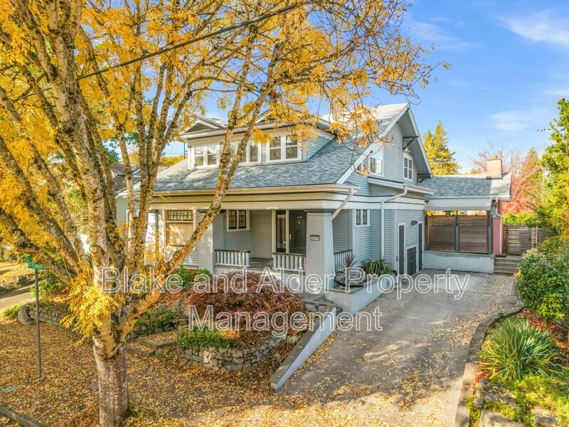 Portland House: 3455 NE Tillamook St.