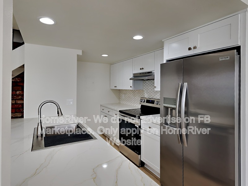 Port Hueneme House: 2622 Spinnaker Ave