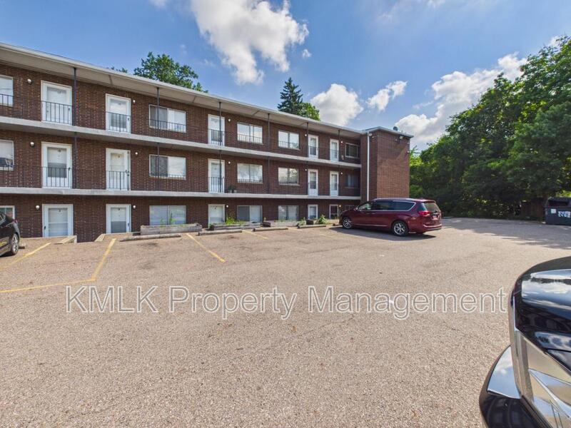 Akron Condo: 685 Sherman St