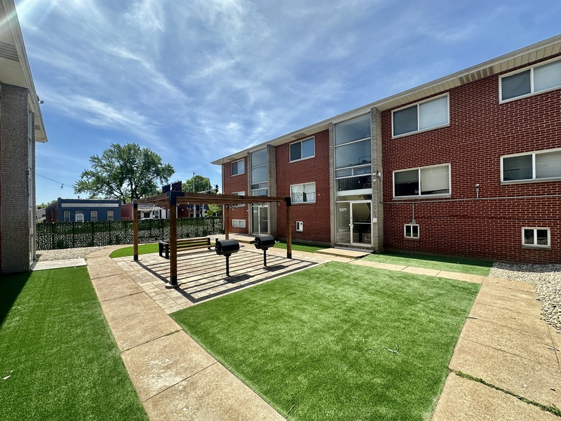 St. Louis Condo: 6265-75 Gravois Ave