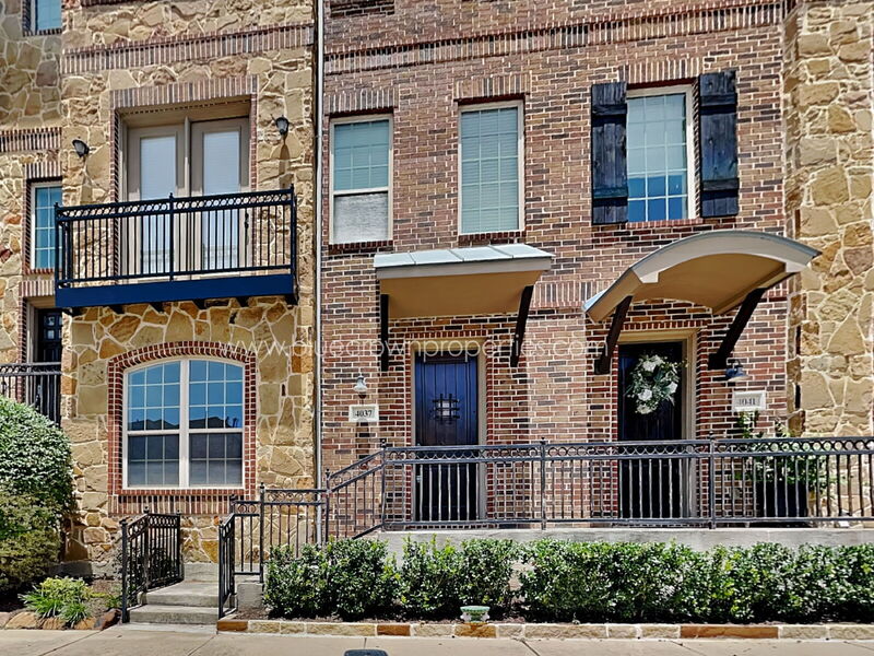 Farmers Branch Townhome: 4037 Winsor Dr