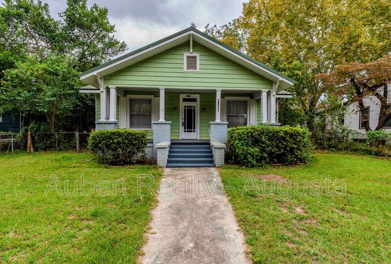 Augusta House: 2064 Ellis Street