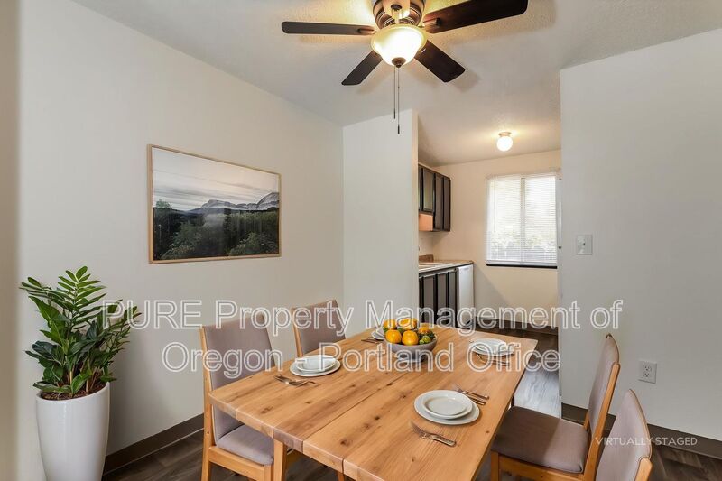 Portland Condo: 14202 NE Sandy Blvd