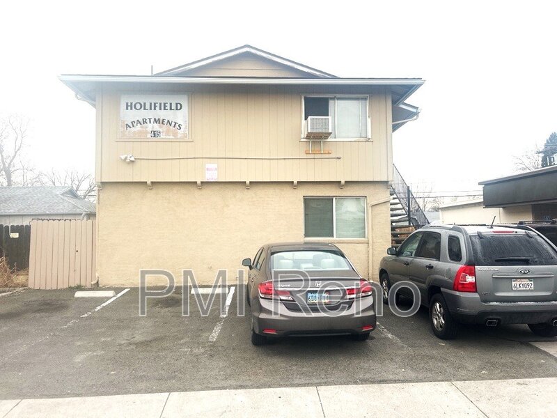 Sparks Condo: 415 Greenbrae Dr