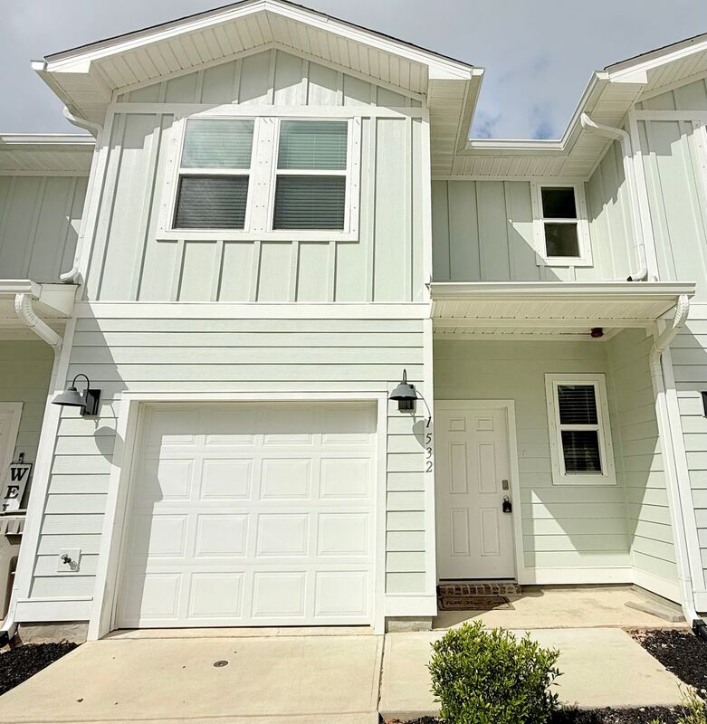 Pensacola House: 1532 Farragut Way