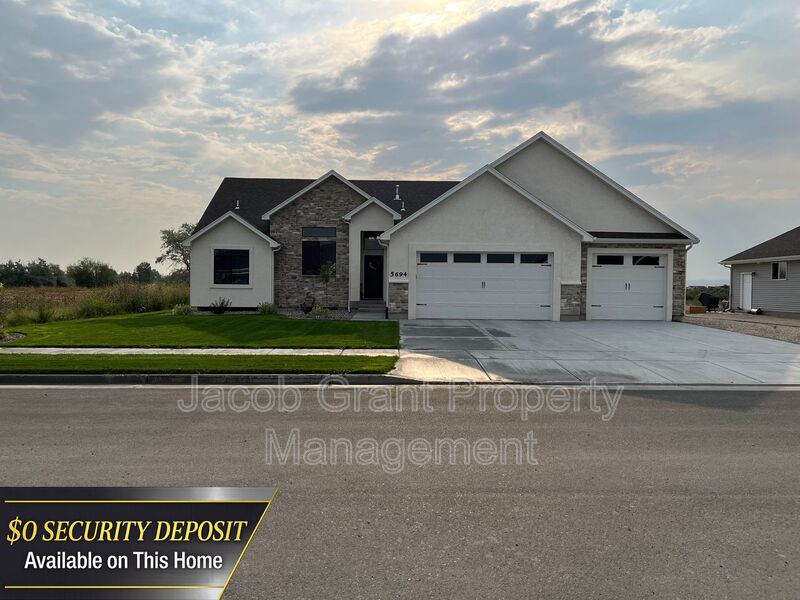 Idaho Falls House: 5694 Eaglewood Drive