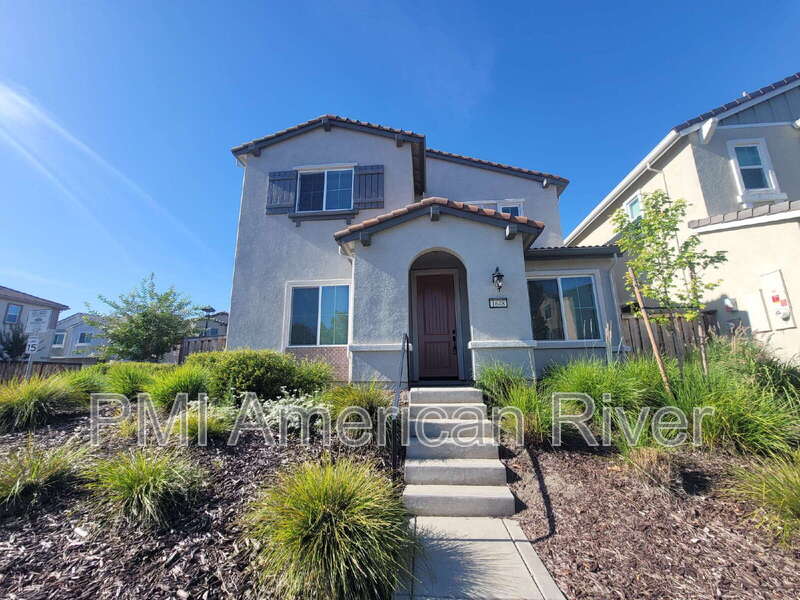 Sacramento House: 1648 Scarlet Ash Ave