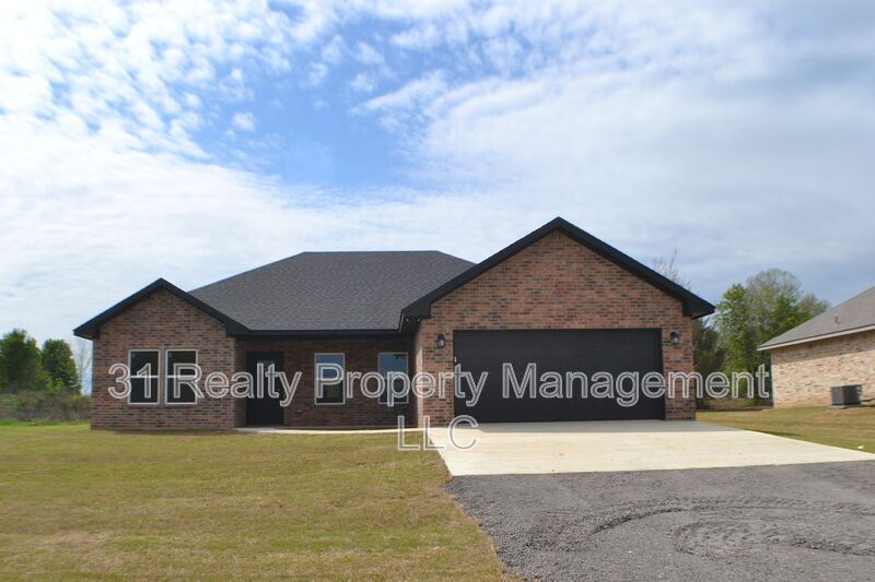 Durant House: 238 Western Hills Dr
