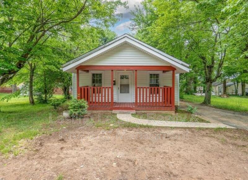 Winston-Salem House: 1006 Junia Avenue