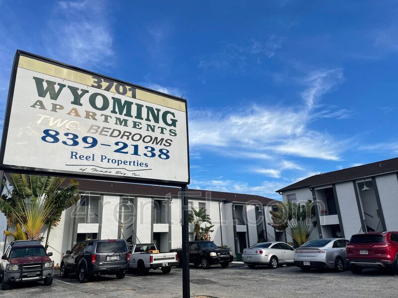 Tampa Condo: 3701 W. Wyoming Avenue
