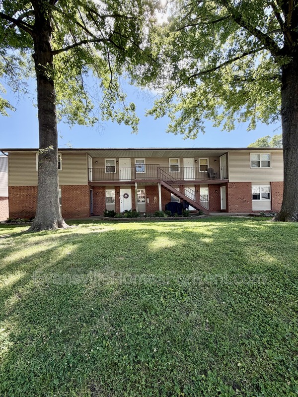 Evansville Condo: 404 S Bosse