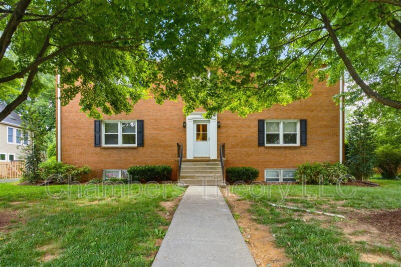 Purcellville Condo: 130 S 29th Street