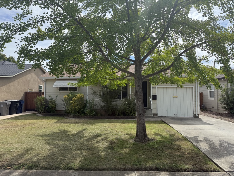 Sacramento House: 1137 Janey Way