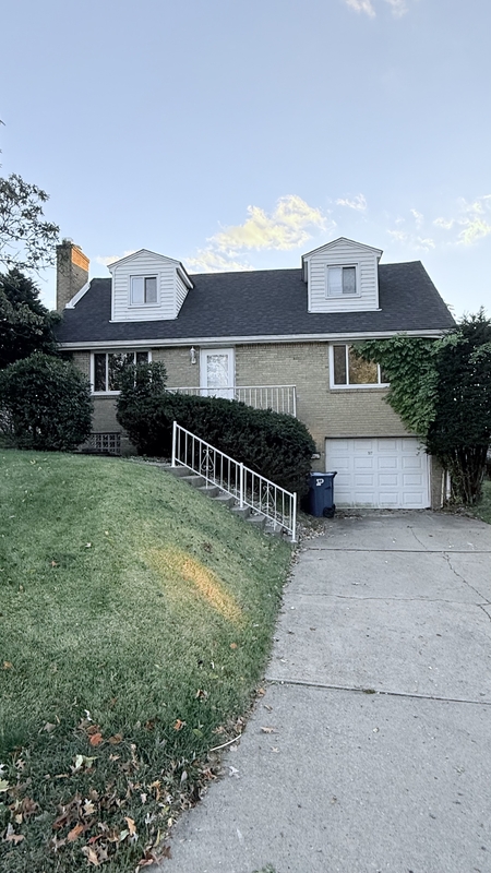 Verona House: 517 Foltz Drive