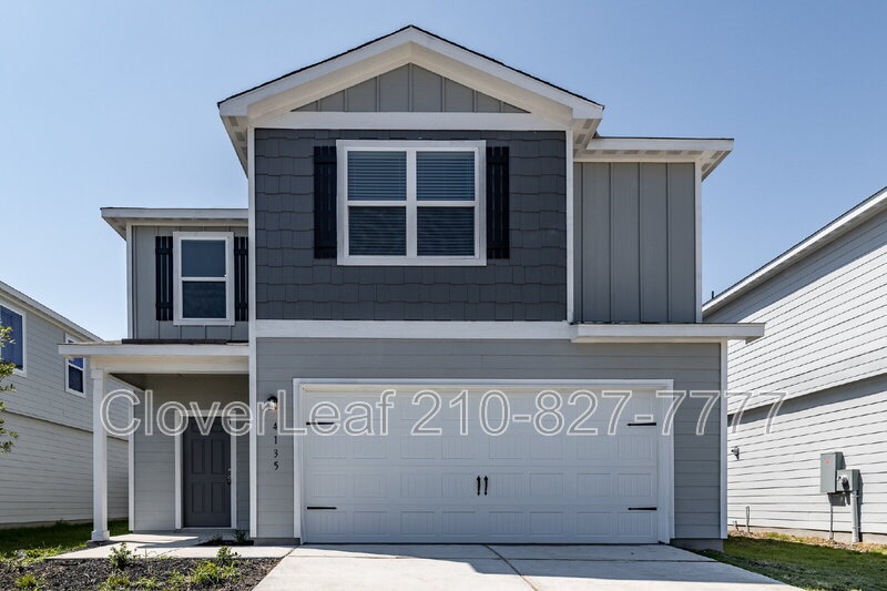 New Braunfels House: 4135 Trail De Paris