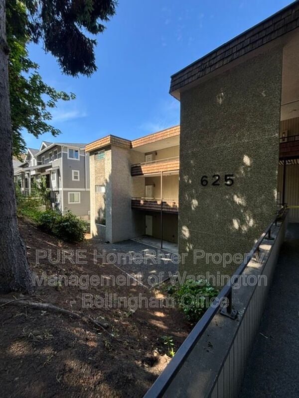 Bellingham House: 625 N. Garden