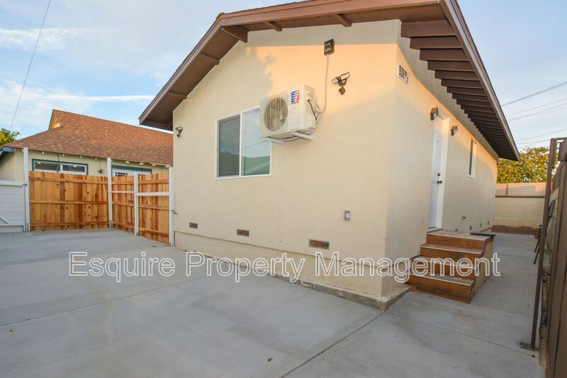OXNARD Condo: 938 DOUGLAS AVE