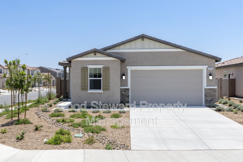 Perris House: 1231 Trojan Circle