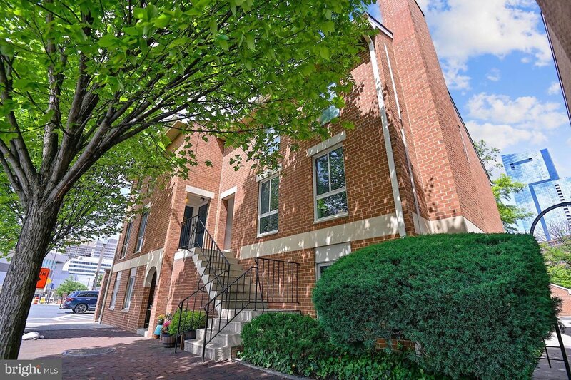 Baltimore Townhome: 409 South Sharp Street