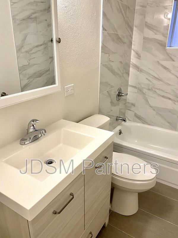 Denver Condo: 1415 N Pearl St #102