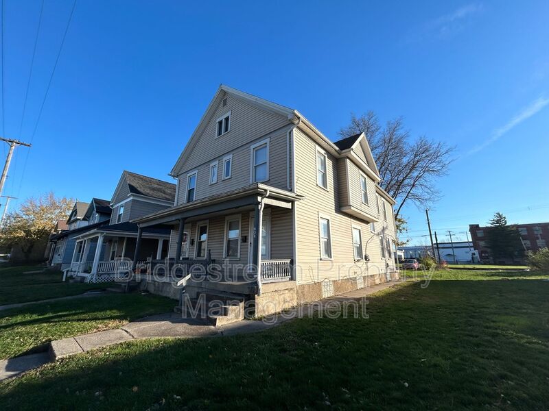 Dayton House: 808 Huffman Avenue