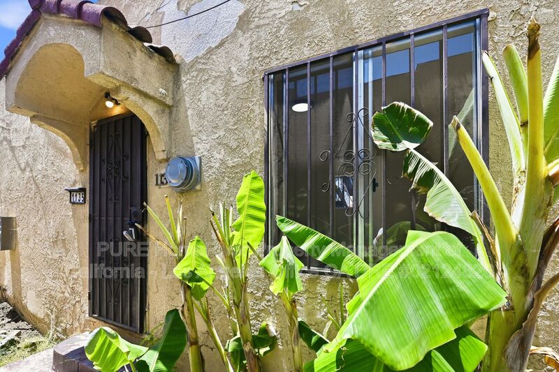 Los Angeles House: 1135 E 67Th St.