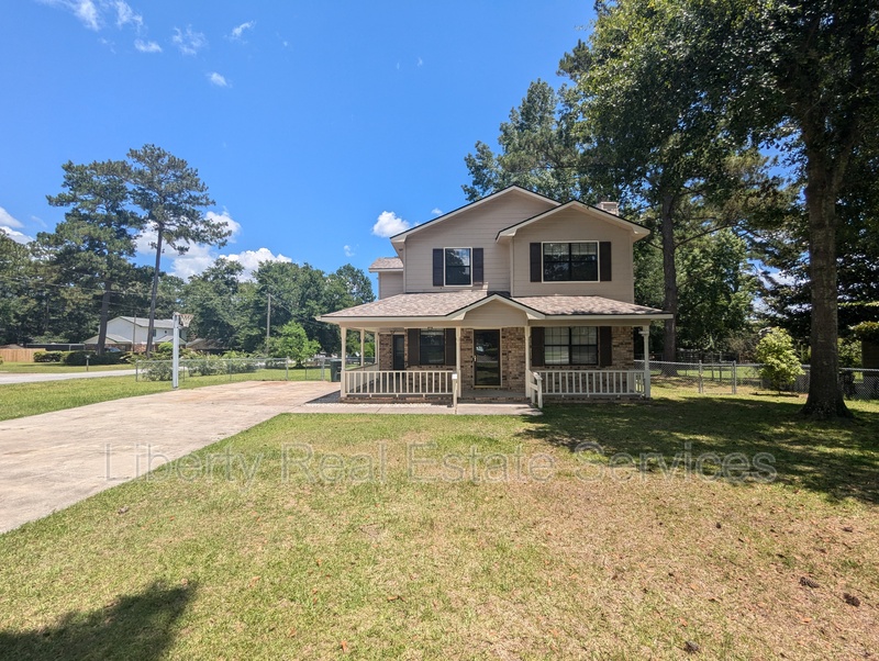 Hinesville House: 1410 Brittney Ln