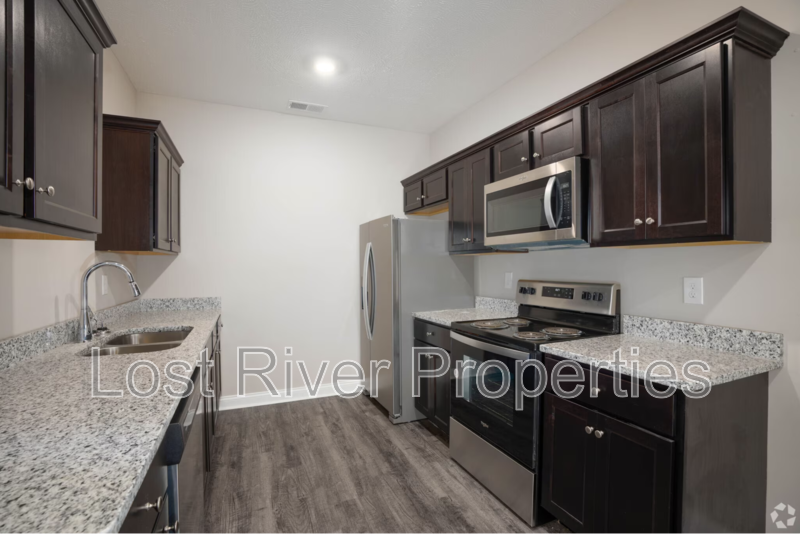 Bowling Green Condo: 4496 Wilford Lane