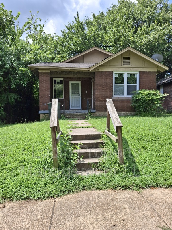 Memphis House: 831 Kerr Ave