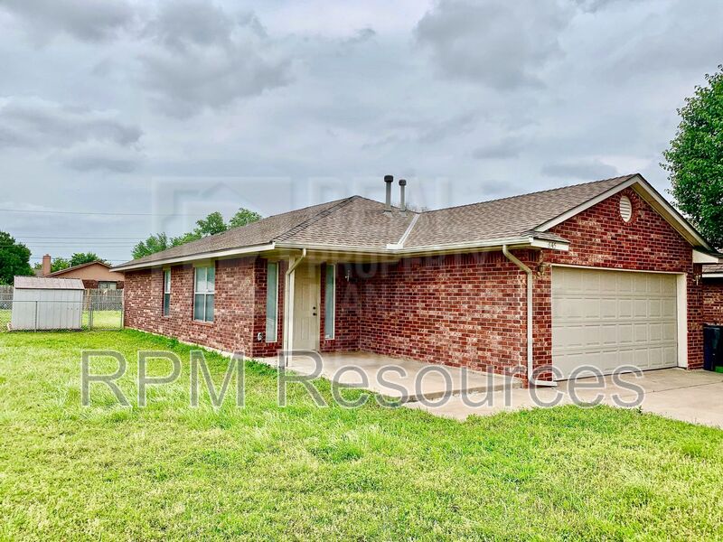 Oklahoma City House: 645 NW 113th St