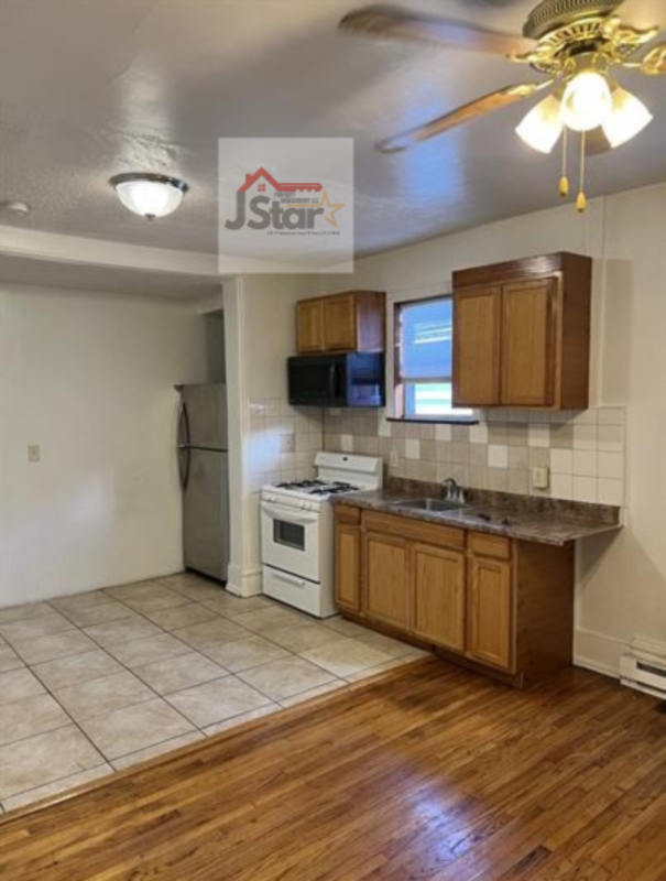 Reading Condo: 1030 Penn Street Reading PA 19602 - 2nd Floor-Rear