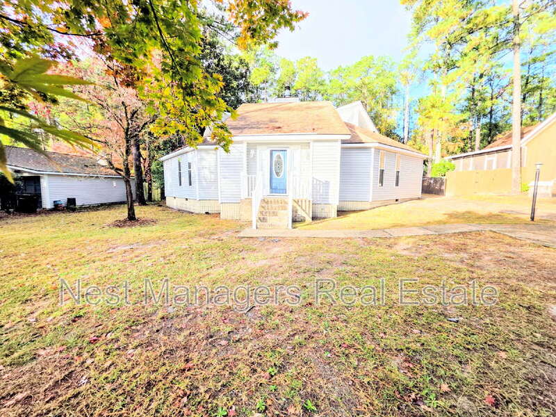 Fayetteville House: 1808 Bryn Mawr Dr