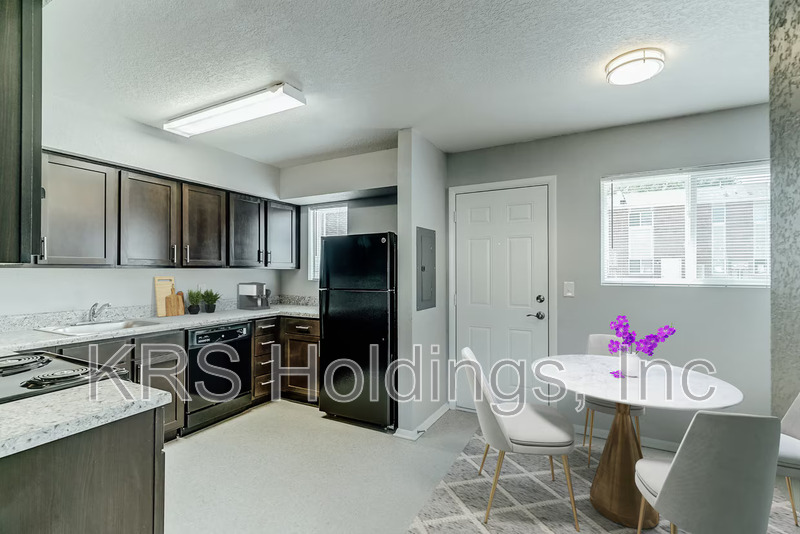 Newport News Townhome: 855 41st St