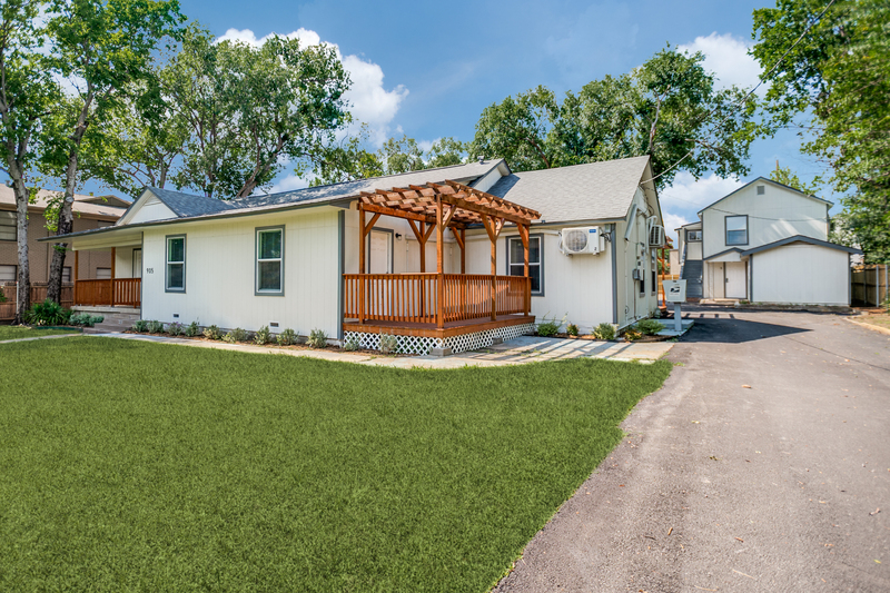 Arlington Condo: 905 West Abram Street - 1