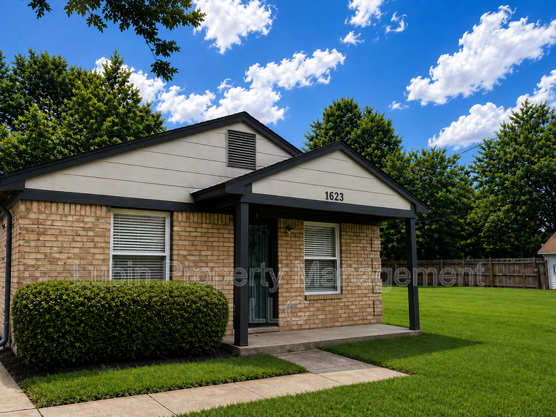 Memphis House: 1623 Carpenter St