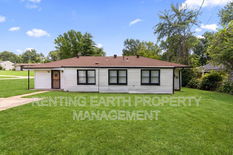 St. Louis House: 9835 Winkler Dr