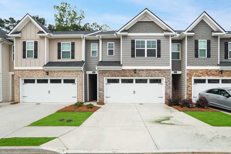 Lawrenceville Townhome: 1050 King Iron Dr