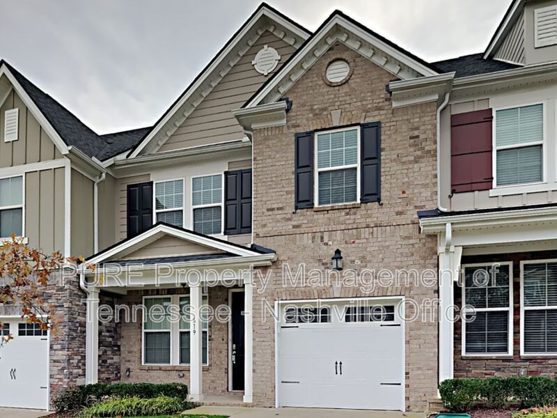 Mount Juliet House: 819 Kennear Lane