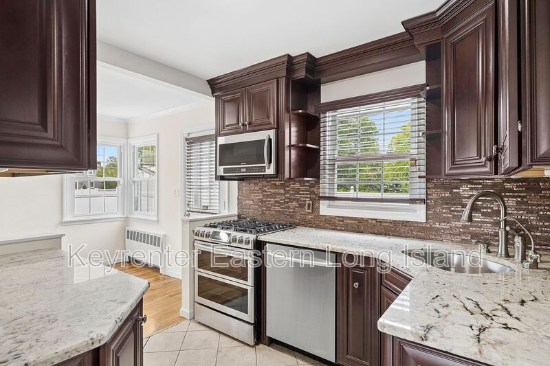 Farmingdale House: 2 Dorset Lane