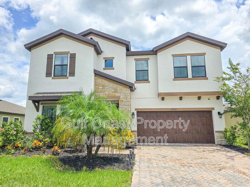 Parrish House: 12664 Oak Hill Way