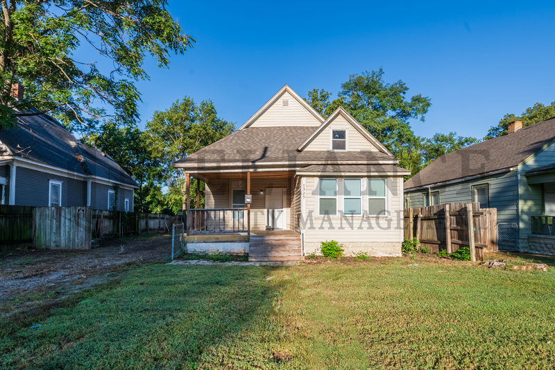 Wichita House: 1329 North Wellington Place