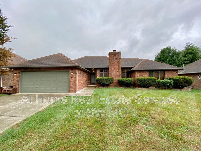 Springfield House: 2164 E Inman