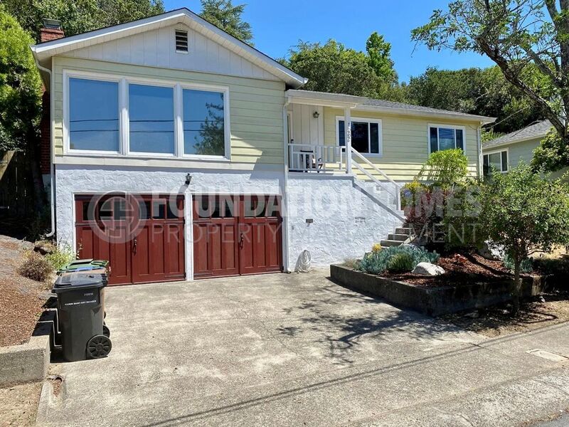 San Rafael House: 122 Du Bois St.